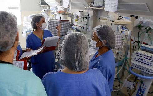 No Novembro Roxo, Governo de Minas destaca avanços no cuidado com os prematuros